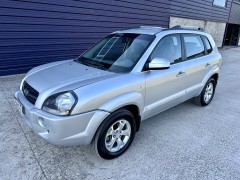 HYUNDAI TUCSON 4x2 M/T